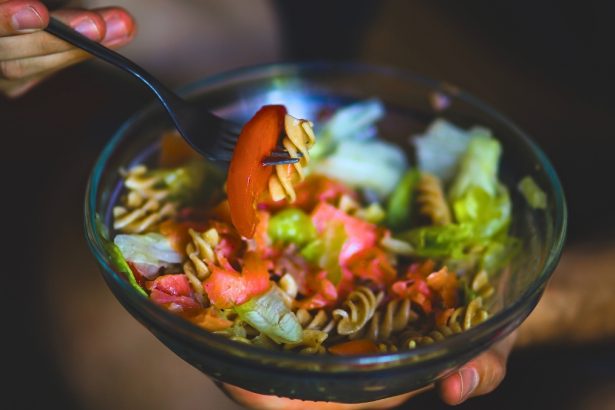 One Simple Diet Change Helps Older Adults Lose Fat And Boost Metabolism : ScienceAlert