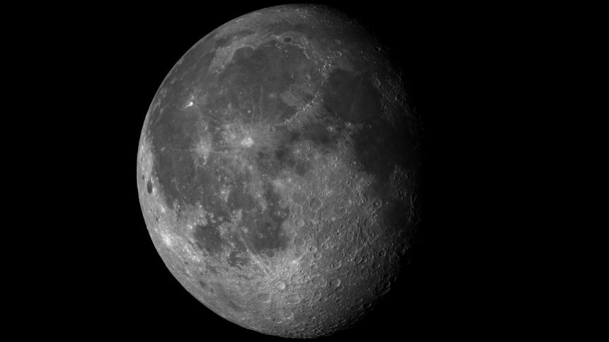 Our Moon Is Curiously Lopsided, And a Massive Impact Could Be to Blame : ScienceAlert
