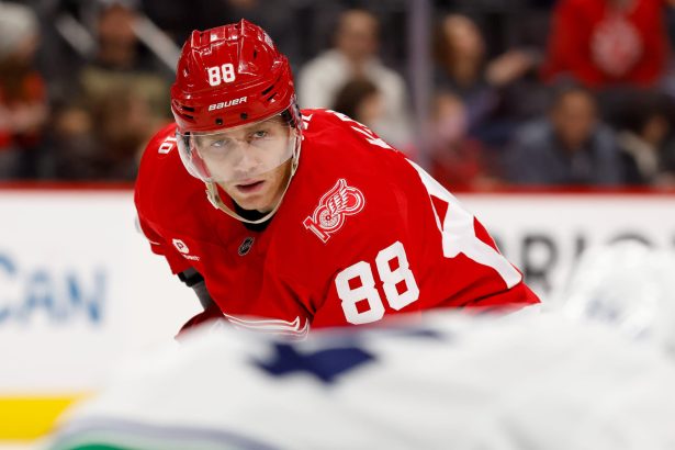 Patrick Kane makes his emotions known after hitting 500th career goal