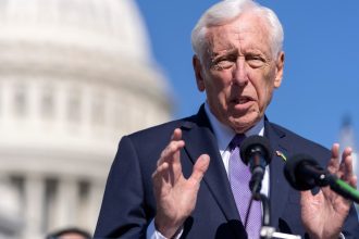 Rep. Steny Hoyer, the longest-serving House Democrat, to retire at the end of term : NPR