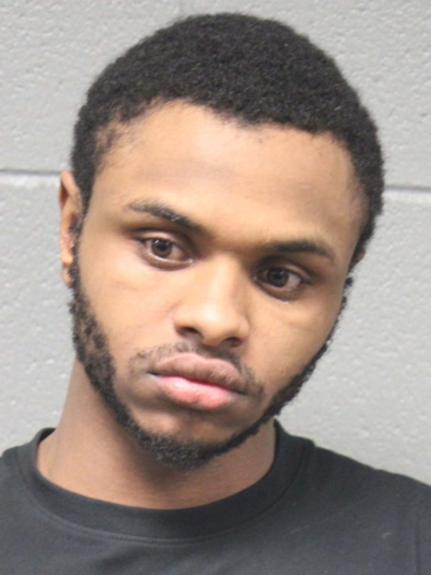 Robber used victim’s phone to translate threats into Spanish in South Loop, prosecutors say