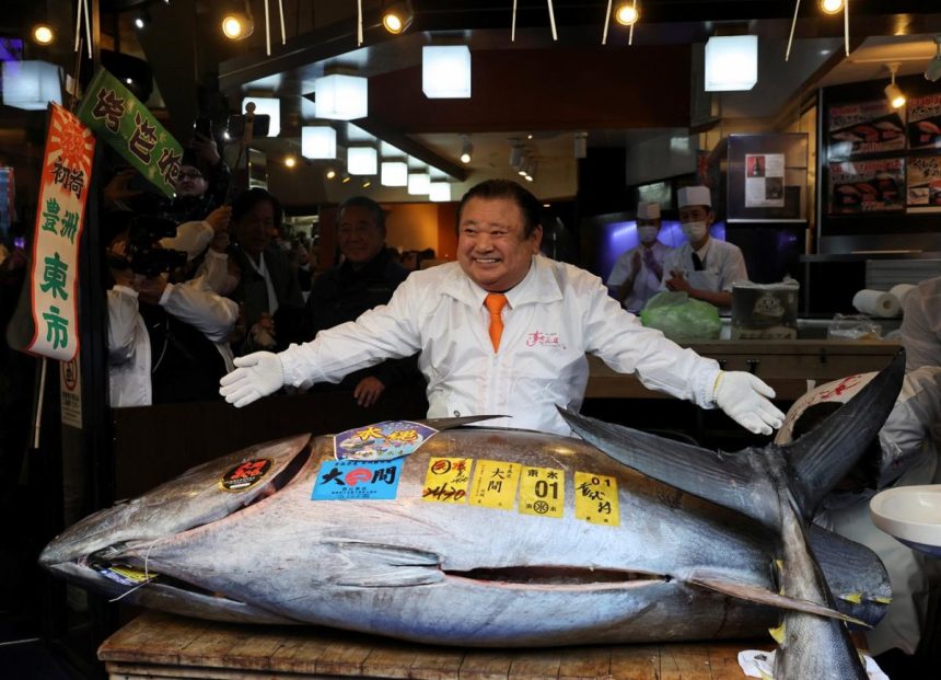 Single tuna sells for record .6m at Tokyo fish market