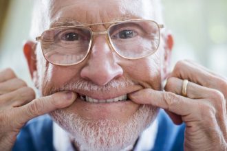 Superagers Have at Least Two Key Genetic Advantages, Study Reveals : ScienceAlert