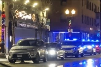 Takeover robbery crew strikes Devon Avenue jewelry store, leaves security guard disarmed and handcuffed