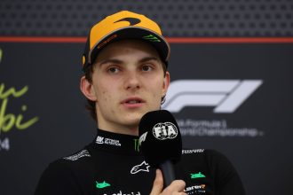 Trouble for Oscar Piastri as McLaren has a technical breakdown at F1 testing