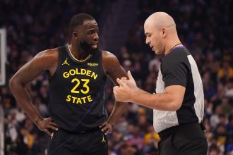 Warriors fans react to Draymond Green’s 2nd ejection for arguing with refs 
