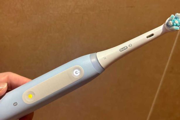 What Does a Yellow Light on My Oral-B iO Mean and How Can I Fix It?