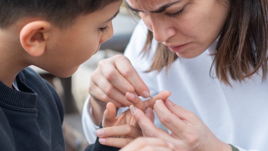 What to Do (And Not Do) When You Have a Splinter : ScienceAlert