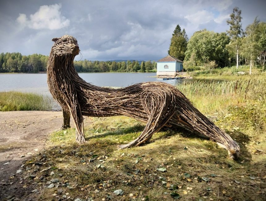 Woodland Creatures Waken from Branches and Twigs in Rodolfo Liprandi’s Sculptures — Colossal