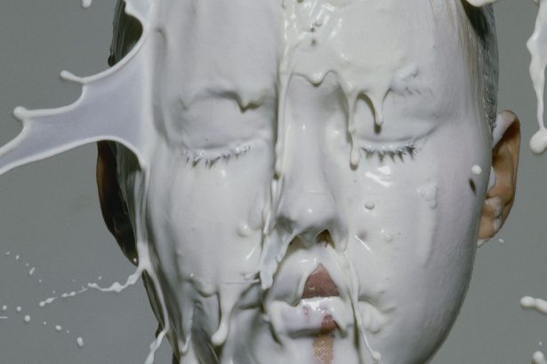 Whole, Oat, and Raw Milk: A Guide to All the Milks And Which One’s Healthiest