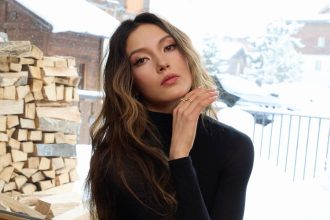 How Olympic Freestyle Skiier Eileen Gu Keeps So Cool