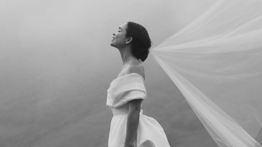 29 Wedding Hairstyles With a Veil for Every Bridal Style