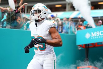 5 teams that should target 5x Pro Bowler as Dolphins reportedly initiate trade talks