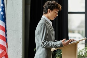 62+ Arguably Awesome Debate Topics for Middle School