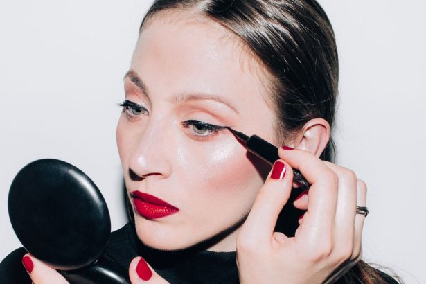 The Unexpected Eyeliner Shade That Brightens Tired Eyes