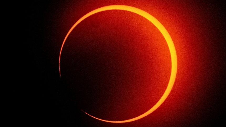 Antarctica Will See a Rare ‘Ring of Fire’ Solar Eclipse This Week : ScienceAlert