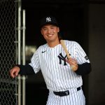 Anthony Volpe’s girlfriend Elle Jowett poses confidently in trendy pink fit for sleek mirror selfie