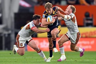 Chiefs push on to eighth straight win against Landers
