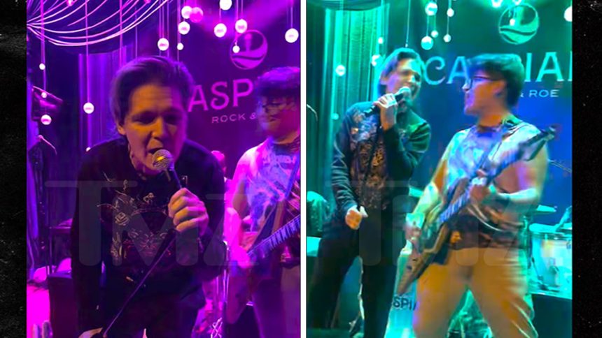 Corey Feldman Performs ‘Jessie’s Girl’ at Las Vegas Club, on Video