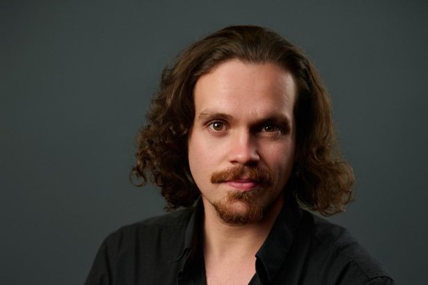 Dunedin performer chases bright lights of London