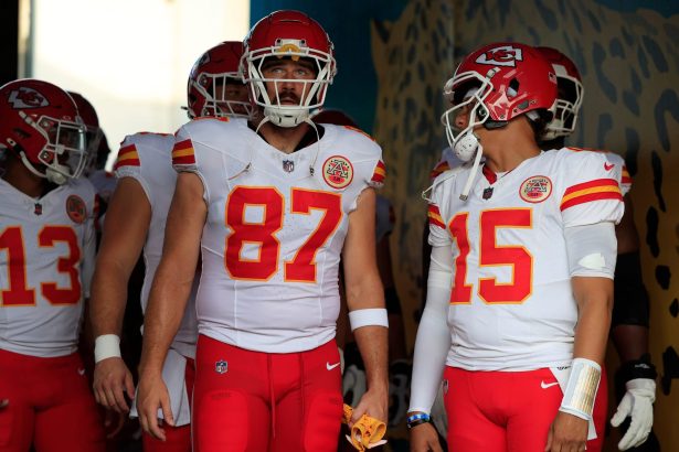 Former Chiefs WR calls out business for suing Patrick Mahomes and Travis Kelce over 1587 Prime Steakhouse