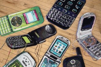 Giant Crocheted ‘Dumb Phones’ by Nicole Nikolich Tap into Millennial Nostalgia — Colossal