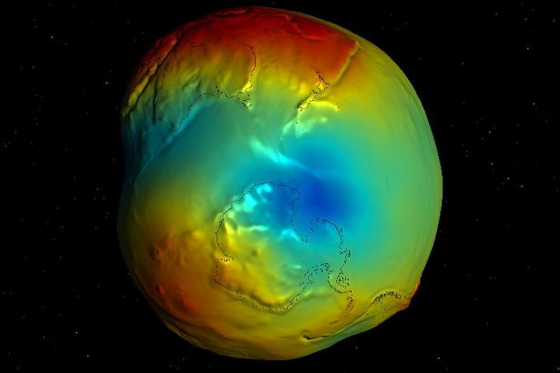 Giant Gravity Anomaly Under Antarctica Is Getting Stronger, Scientists Reveal : ScienceAlert