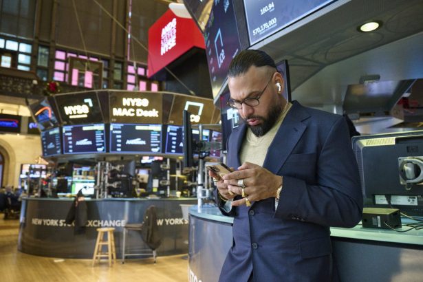 Gold, stocks, crypto extend losses amid ‘extreme fear’ among investors