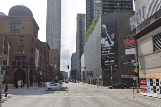 Gunmen fire shot during bump-and-run robbery in River North, police say