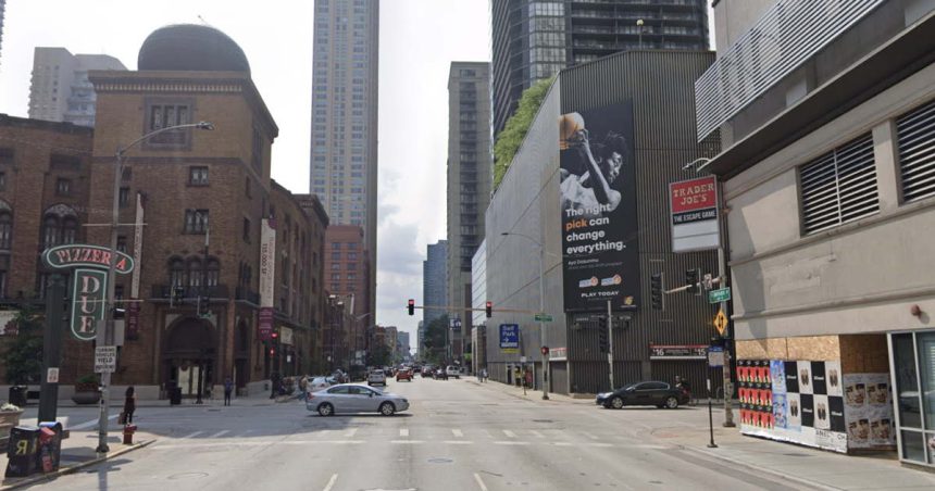 Gunmen fire shot during bump-and-run robbery in River North, police say