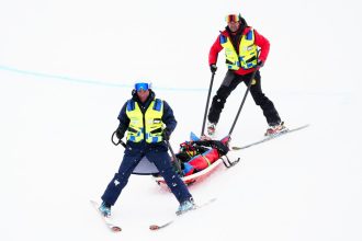 Harrington into halfpipe final after Melville Ives takes brutal fall