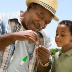 Helping Your Grandkids Could Have a Surprising Brain Benefit, Study Finds : ScienceAlert