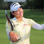 How much did each golfer win from the .8M purse?