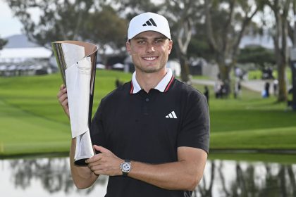 How much will golfers be paid this week?