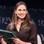 Jennifer Garner Wore This Comfy Trousers Look on Amazon