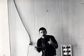 Jerry McMillan, Whimsical Chronicler of LA’s Art Scene, Dies at 89