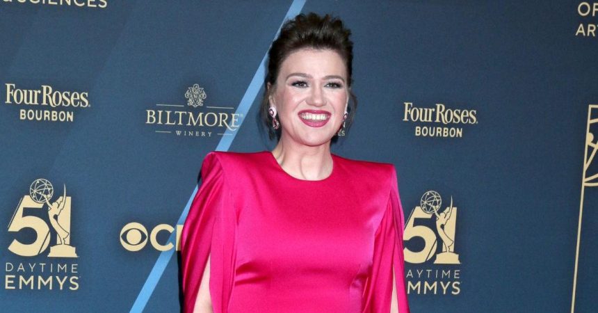 Kelly Clarkson On Coping With Tragic Loss of Kids’ Dad To Cancer