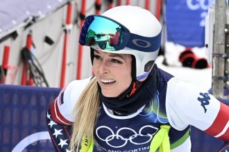 Lindsey Vonn Crashes, Heard Screaming in Pain at 2026 Olympics After ACL Tear