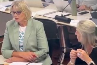 Linking quakes and oil extraction earns councillor disapproving look