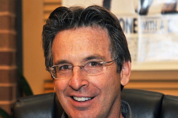 ‘Lizzie McGuire’ Star Robert Carradine Dead at 71