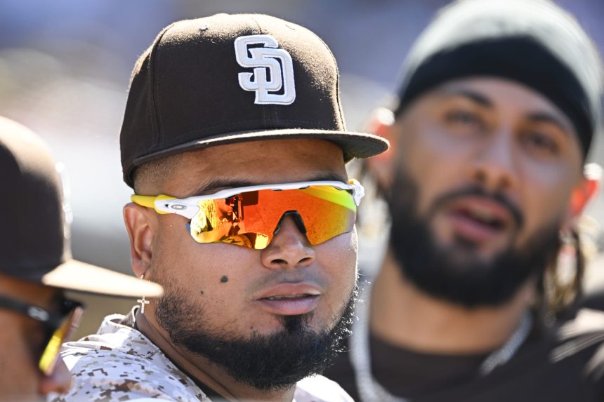 Luis Arraez drops 1-word comment as wife Gladys shares glimpse of family night out after M Giants deal