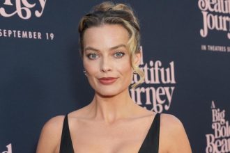 Male Actor Gave Me a Book to ‘Eat Less’ and Lose Weight