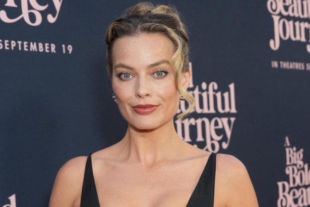 Male Actor Gave Me a Book to ‘Eat Less’ and Lose Weight