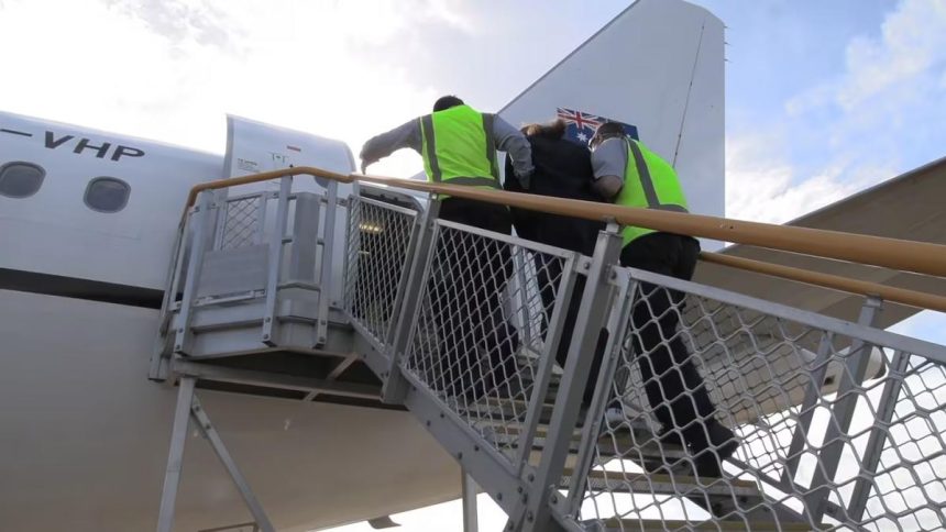 NZ man exiled from Australia after stealing booze