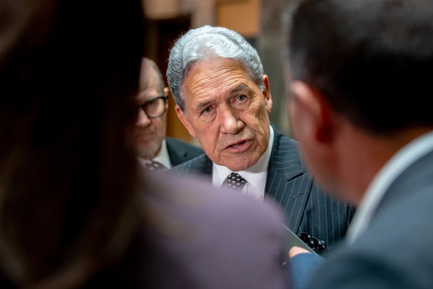 Opposition mocks English language bill