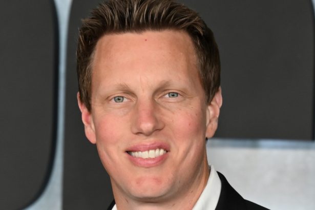 Paramount Sees Q4 Profit Loss Widen Amid New Effort to Acquire Warner