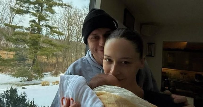 Pete Davidson’s Girlfriend Elsie Hewitt On Why She ‘Hated’ Being Pregnant