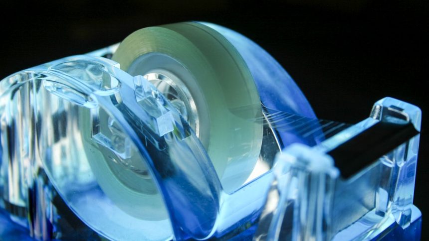 Physicists Finally Reveal Why Sticky Tape ‘Screams’ When You Peel It : ScienceAlert