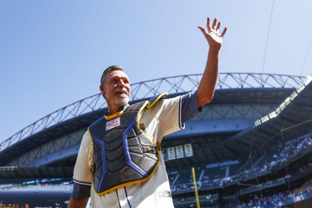 Randy Johnson delivers classic humor after daughter’s pregnancy reveal