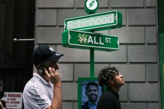 Robinhood stock plunges 12% as company’s Q4 revenue misses Wall Street estimates